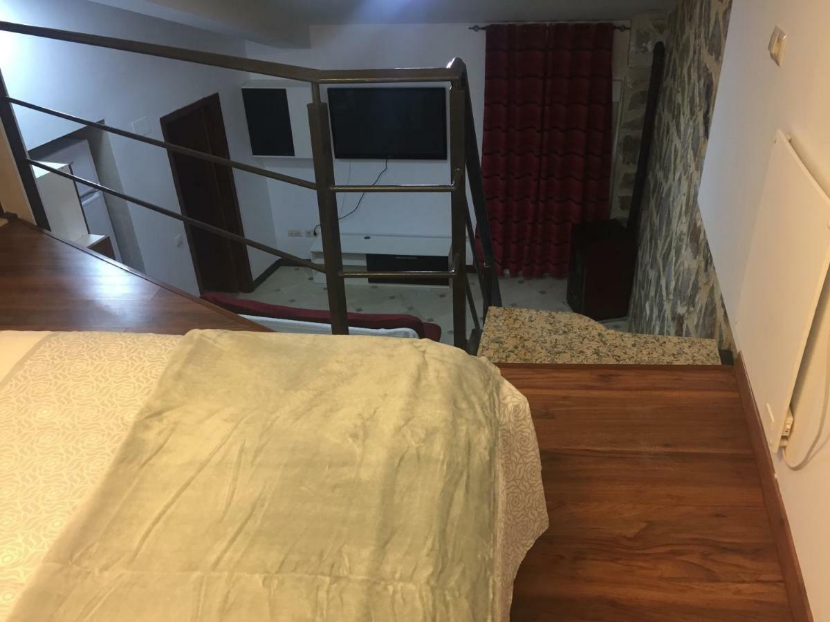 Apartamento Arco Del Cristo Caceres Bagian luar foto
